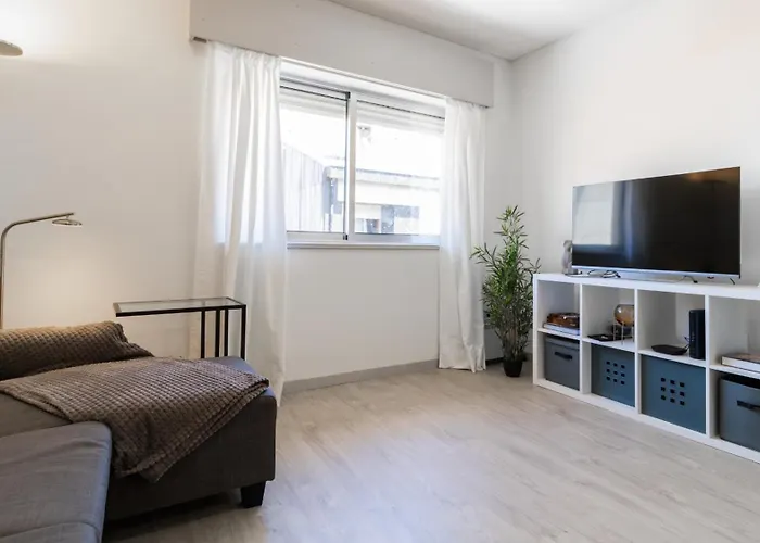 Delightful Bombarda By Unique Hosts *