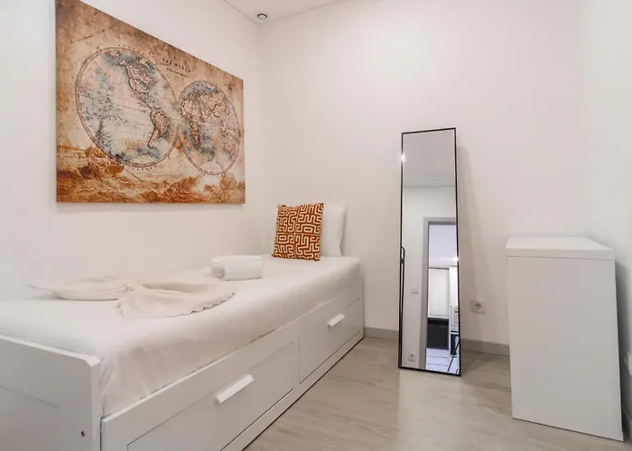 Delightful Bombarda By Unique Hosts * بورتو