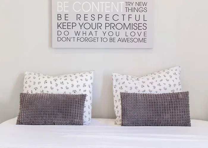 Delightful Bombarda By Unique Hosts * بورتو